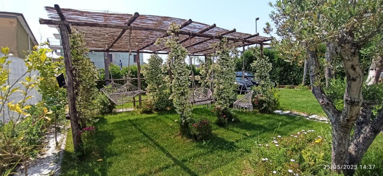 La Villa Degli Dei: Private Oasis with Garden Retreat and Complimentary Shuttle Castellammare di Stabia Exterior photo