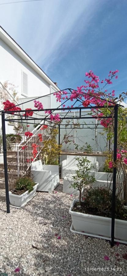 La Villa Degli Dei: Private Oasis with Garden Retreat and Complimentary Shuttle Castellammare di Stabia Exterior photo